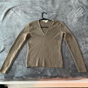 Women’s Micheal Kors cashmere V neck pull over
